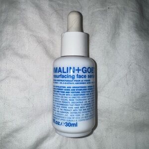 Resurfacing Face Serum - White